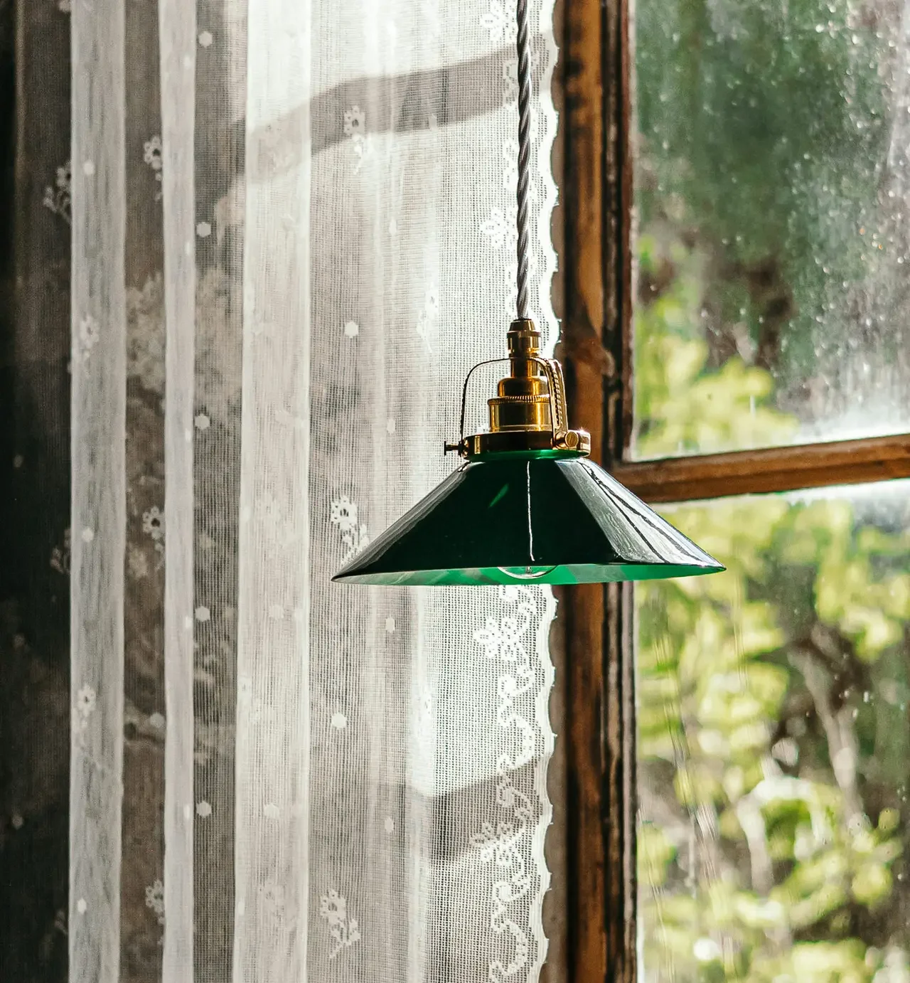 Grön Skomakarlampa i fönster, Gysinge