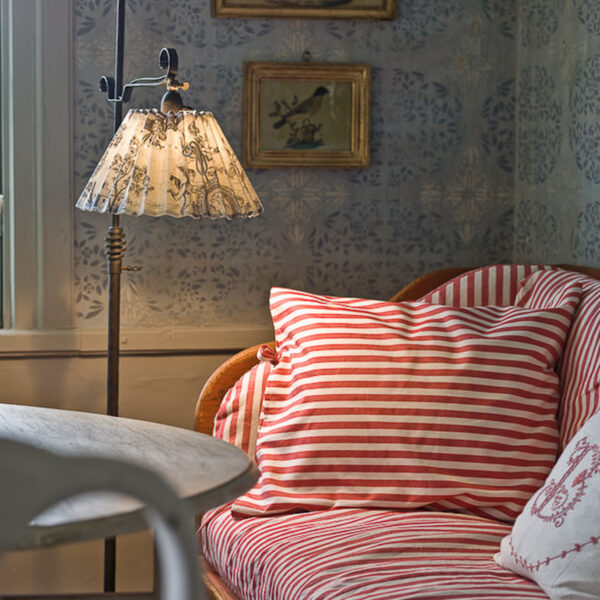 Shade stand for floor lamp - Image 2